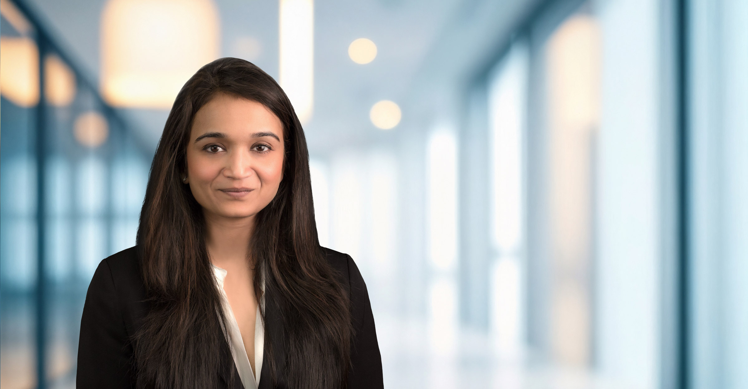 Professional Headshot of Shubhra Mashelkar